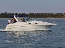 luxury boat hire melbourne