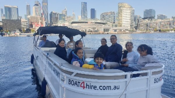 self-drive boat hire melbourne