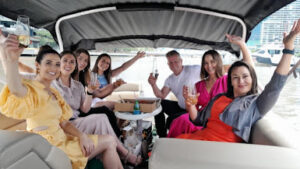 Self-drive boat hire on the Yarra River Melbourne with Boat 4 Hire, no license required.